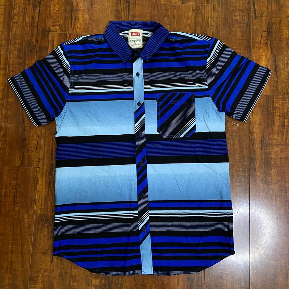 Levi’s Button Down Shirt